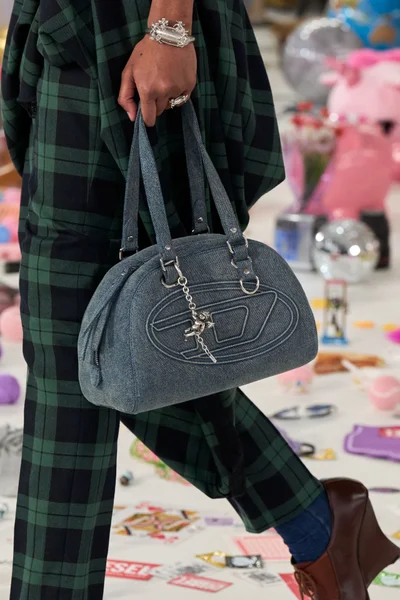 Look 80
